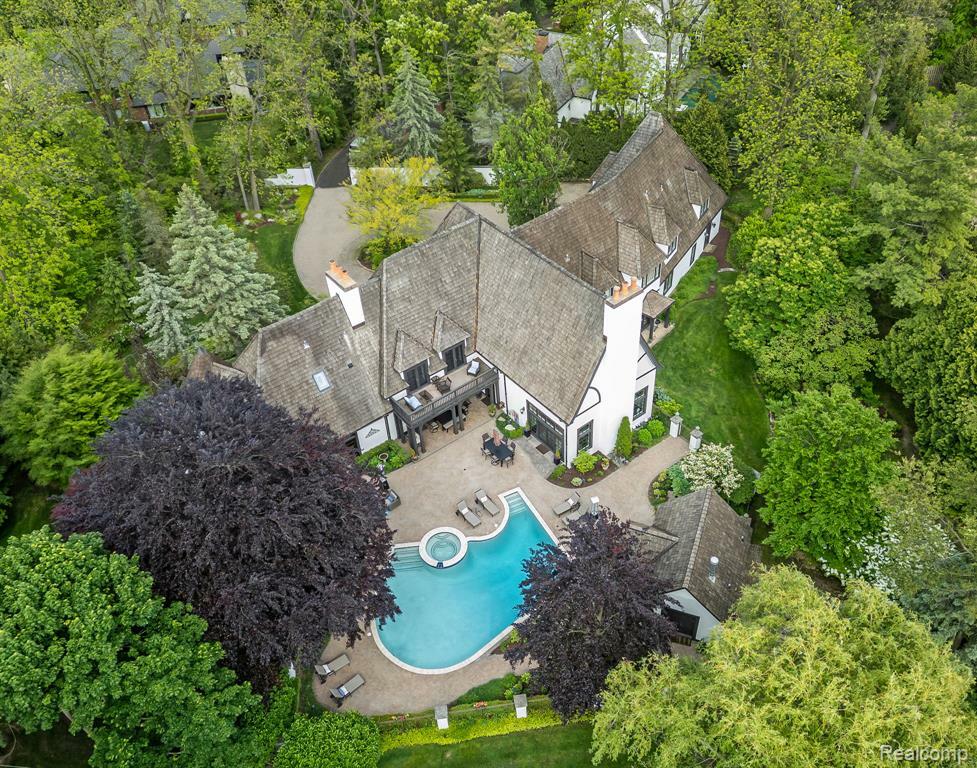 2010 W Valley Road  Bloomfield Hills MI 48304 2159 photo