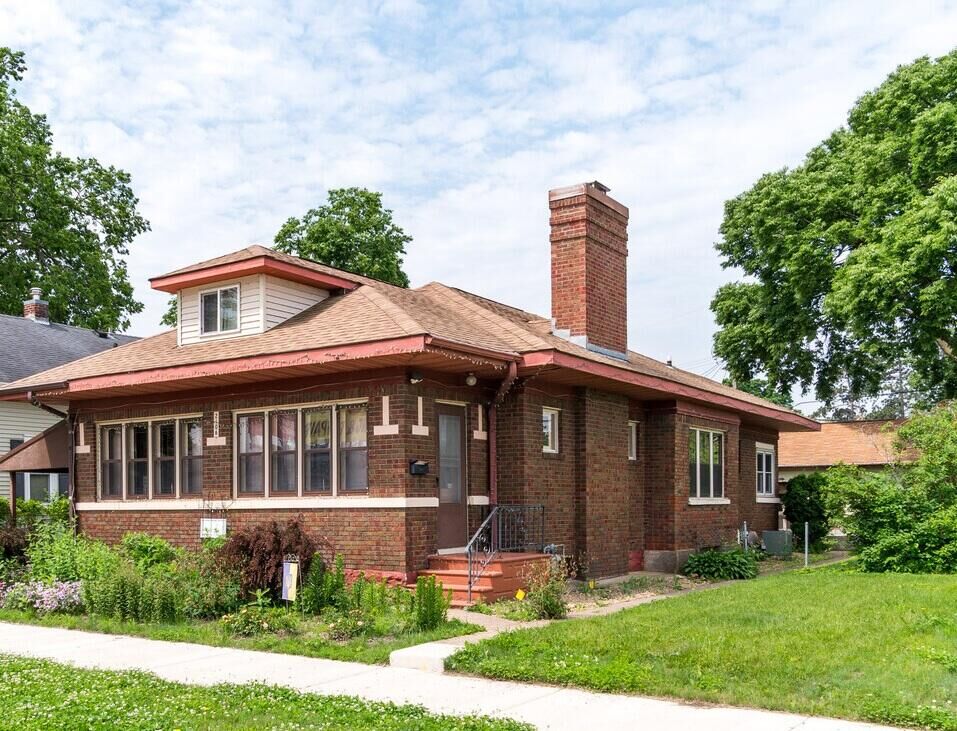 Property Photo: 2106 West Ave WI 54601