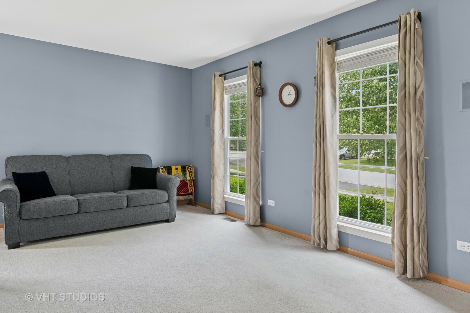 Property Photo:  2477 Smithfield Court  IL 60503 