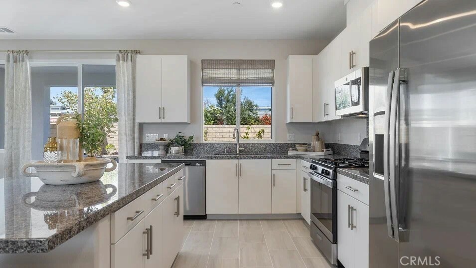 Property Photo:  15498 Avenida De Cielo  CA 92240 