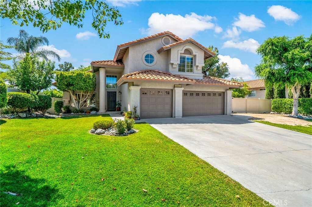 Property Photo: 40553 Calle Katerine CA 92591