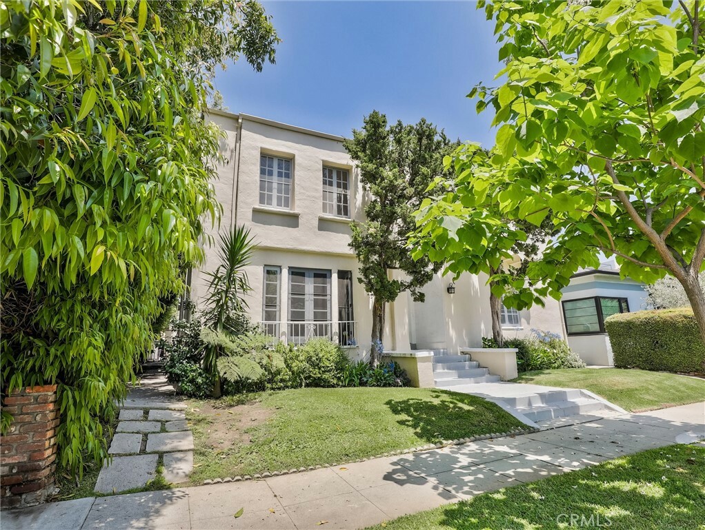 Property Photo: 9949 Young Drive 202 CA 90212