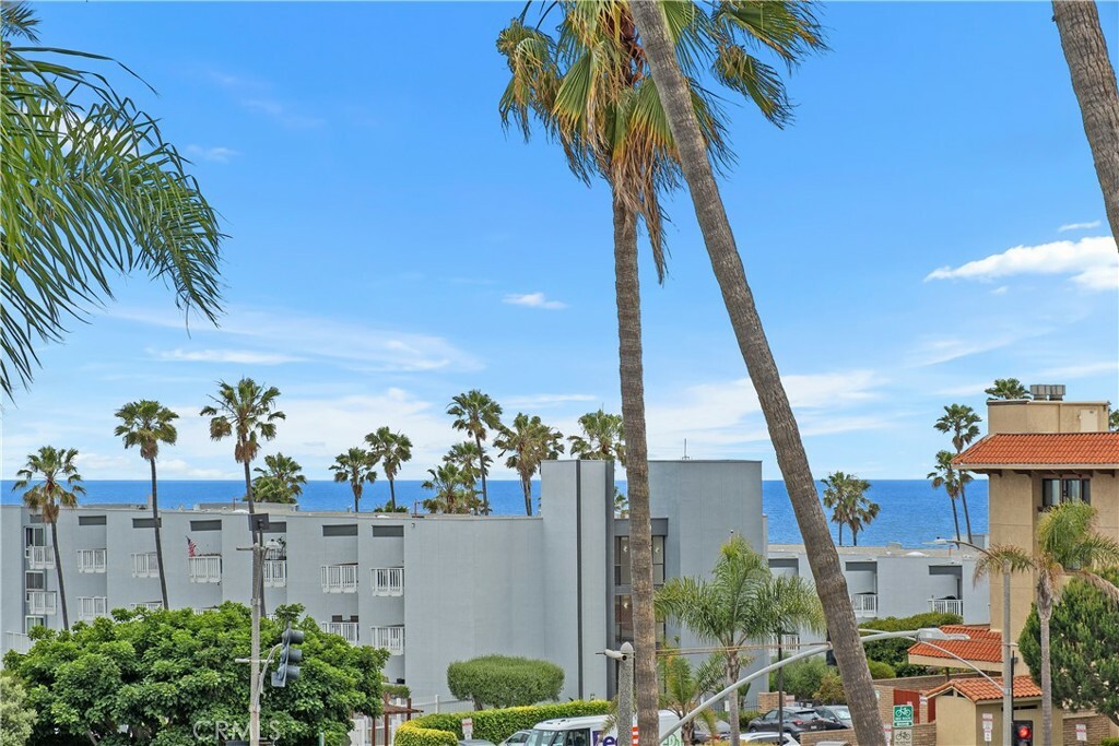 Property Photo: 200 S. Catalina Ave 307 CA 90277
