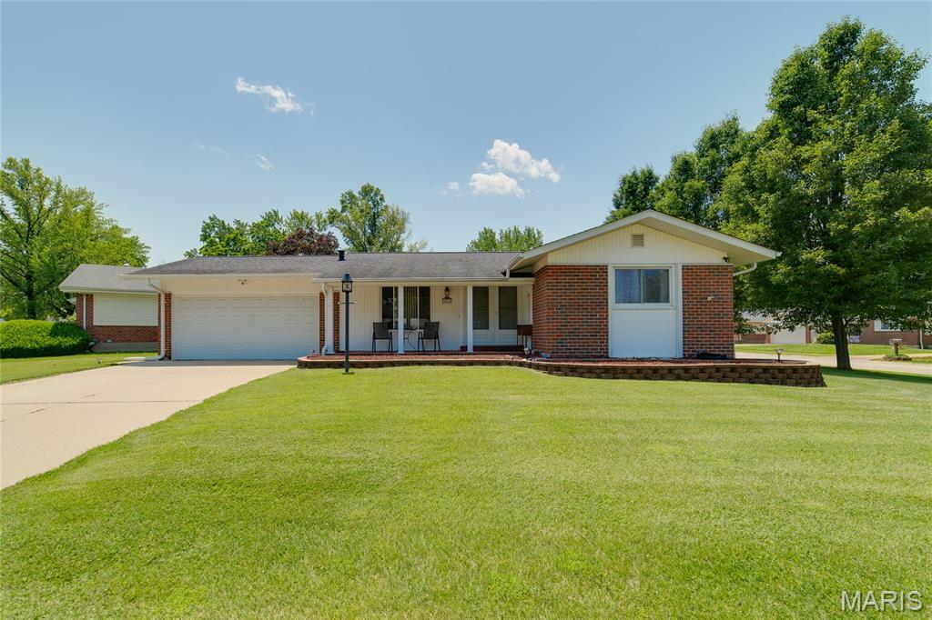 Property Photo:  2410 Yorkshire Drive  MO 63033 