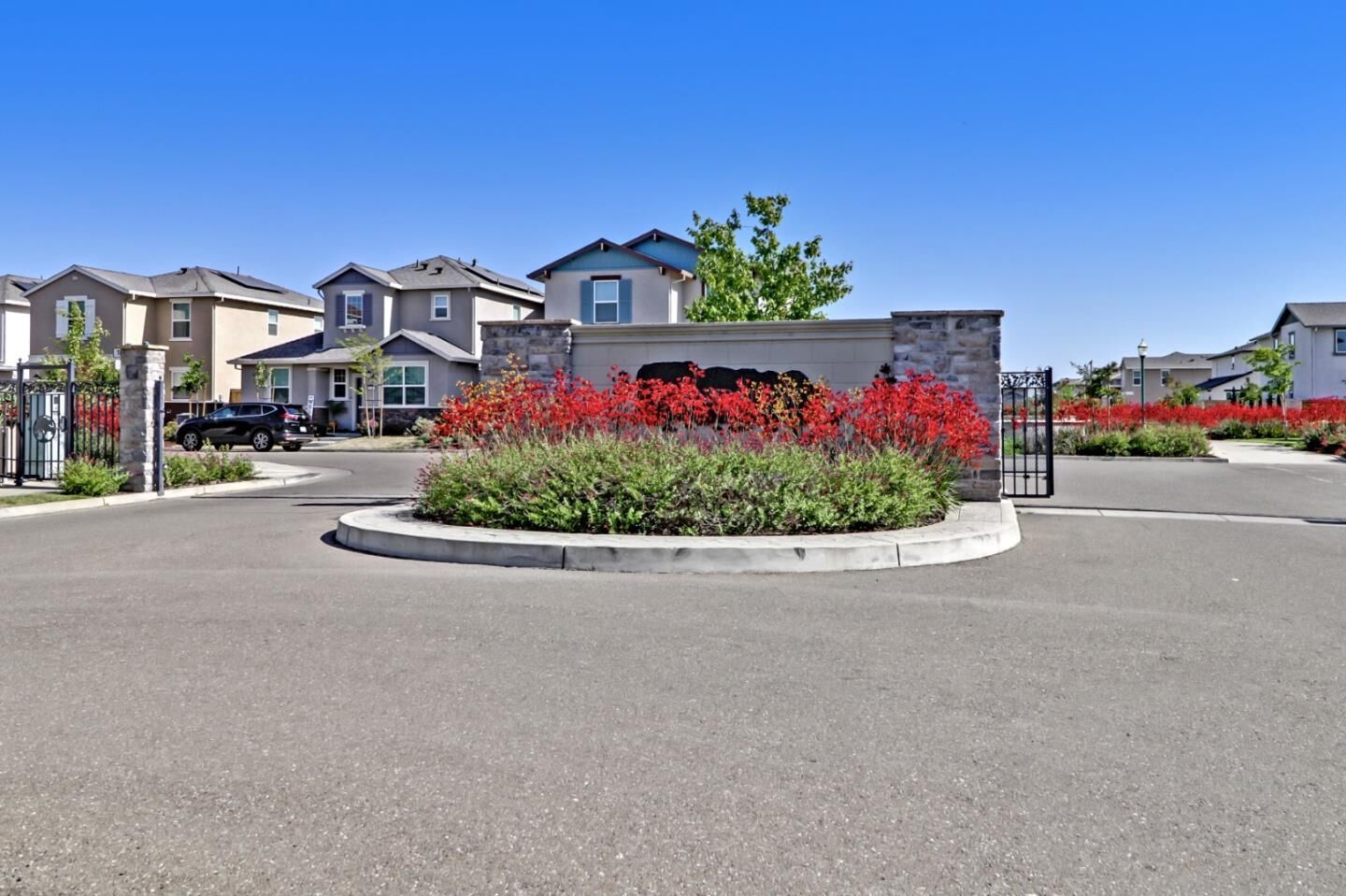Property Photo:  624 Flagstone Drive  CA 95206 