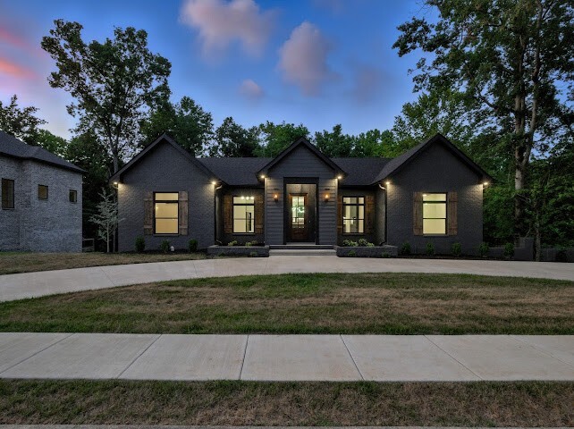 Property Photo: 2549 Everwood Ct TN 37043