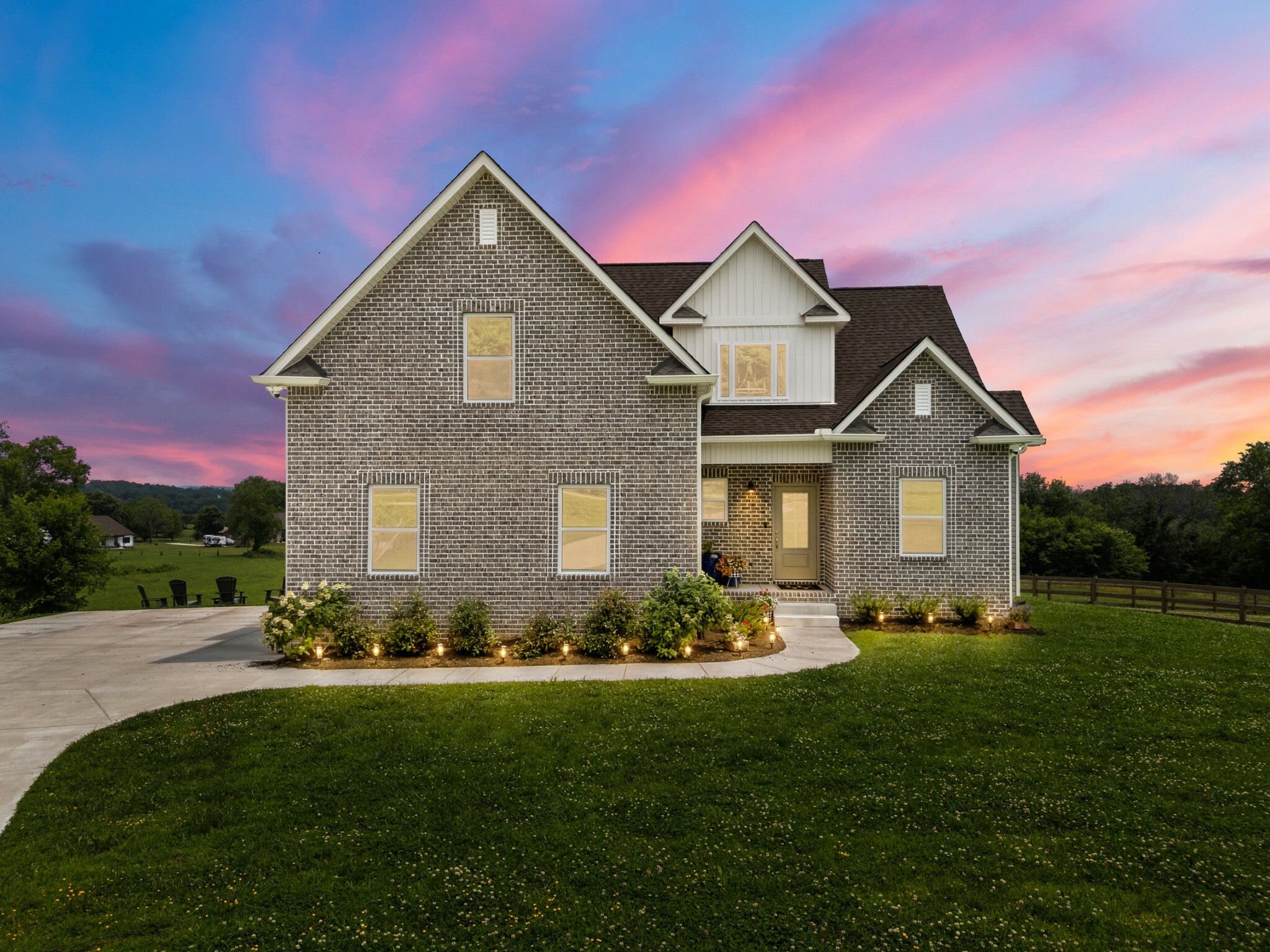 Property Photo: 1825 Templow Rd TN 37022