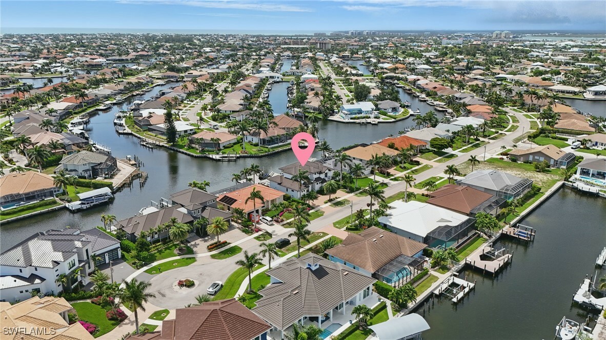 Property Photo: 258 Capistrano Court FL 34145