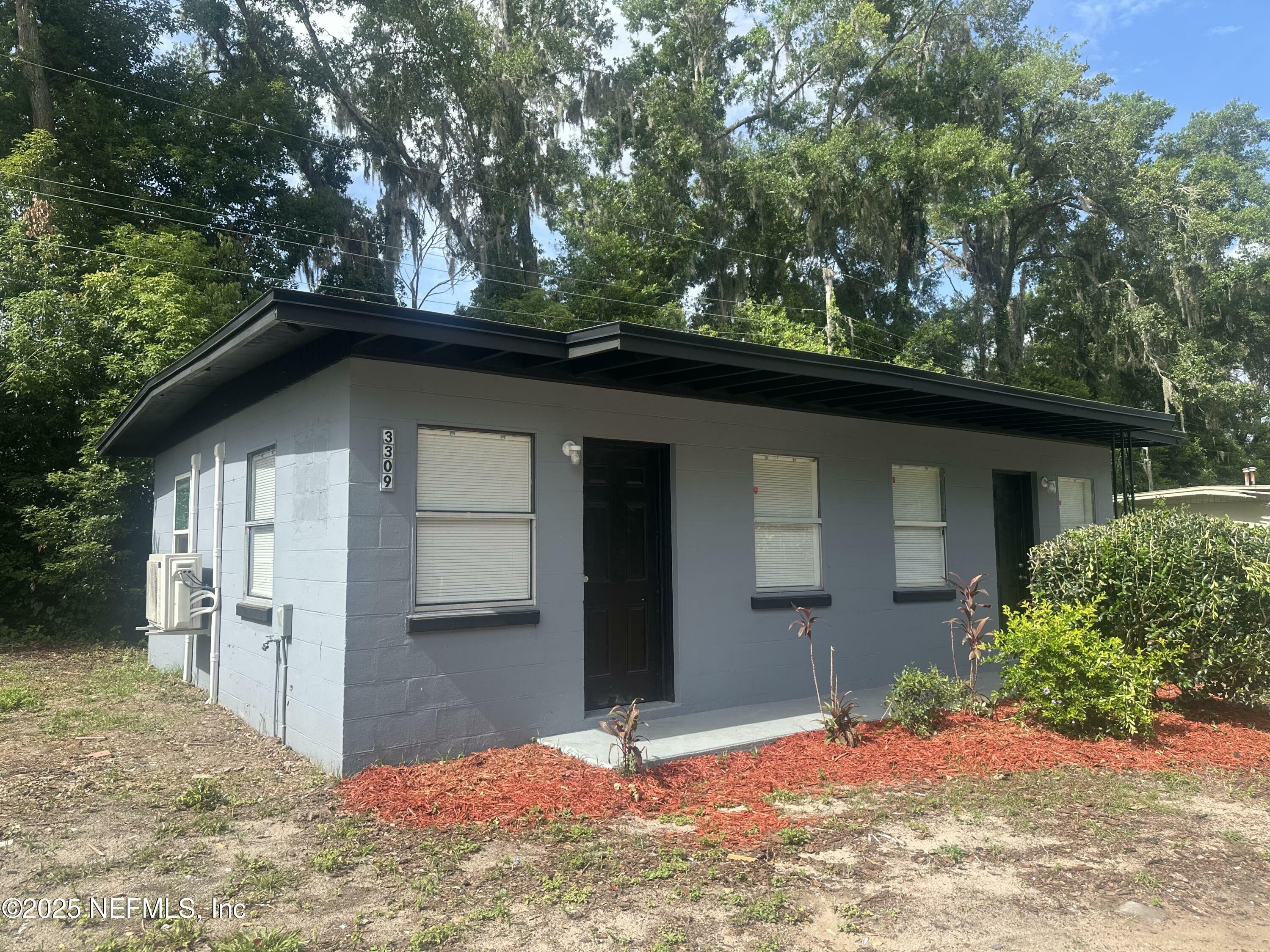 Property Photo: 3309 Kennedy Street FL 32177