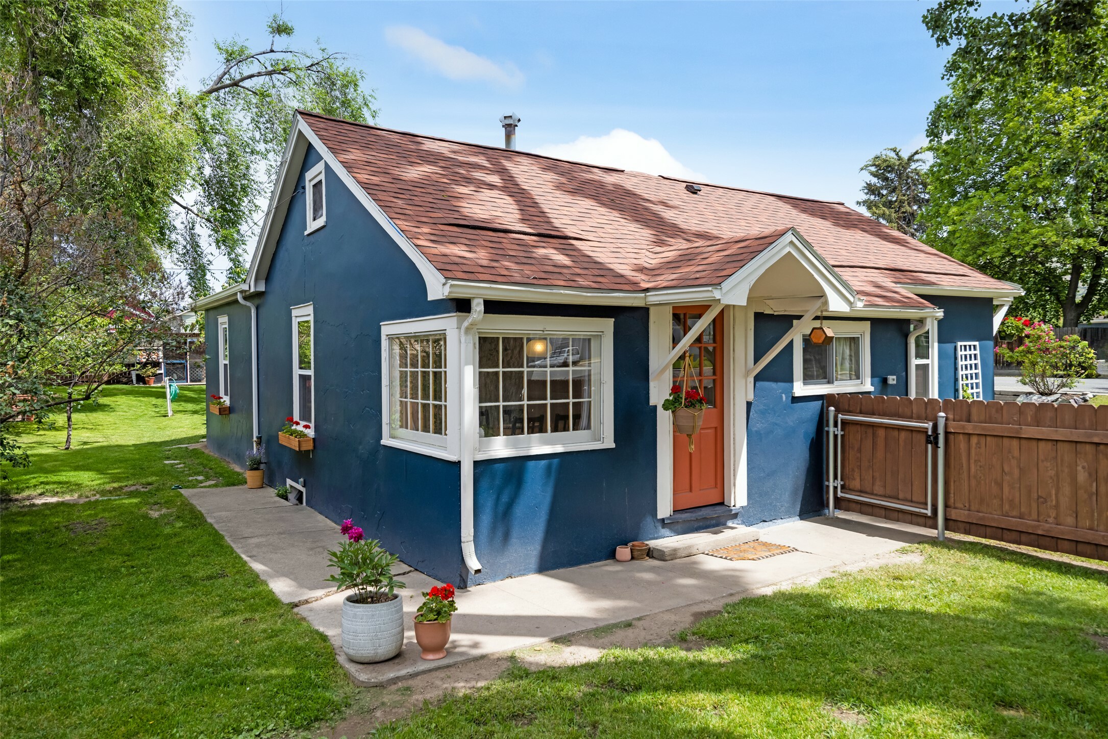 Property Photo: 2431 Thames Street MT 59801
