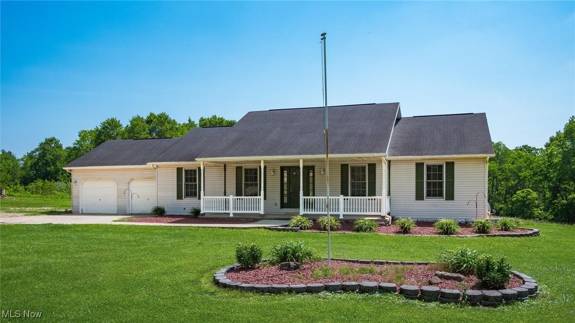 Property Photo: 9910 Matchett Road OH 43767