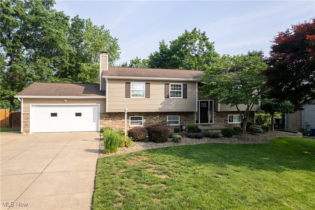 Property Photo: 3247 Brooklawn Drive OH 44203