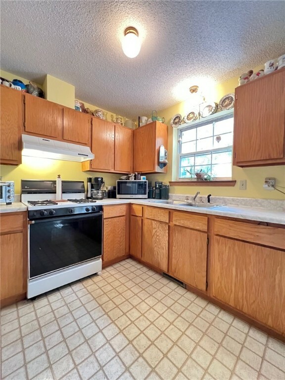 Property Photo: 107 Jay Lane AR 72632