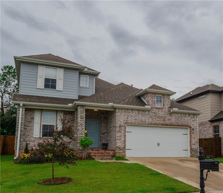 Property Photo: 1312 Park Street AR 72745