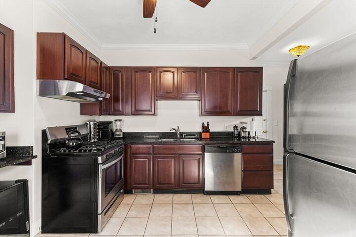 Property Photo:  202 Rochambeau Ave 2  RI 02906