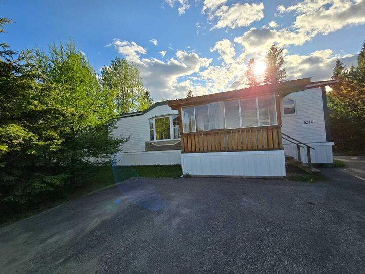 Property Photo:  5510 51 Street  AB T7E 5A1