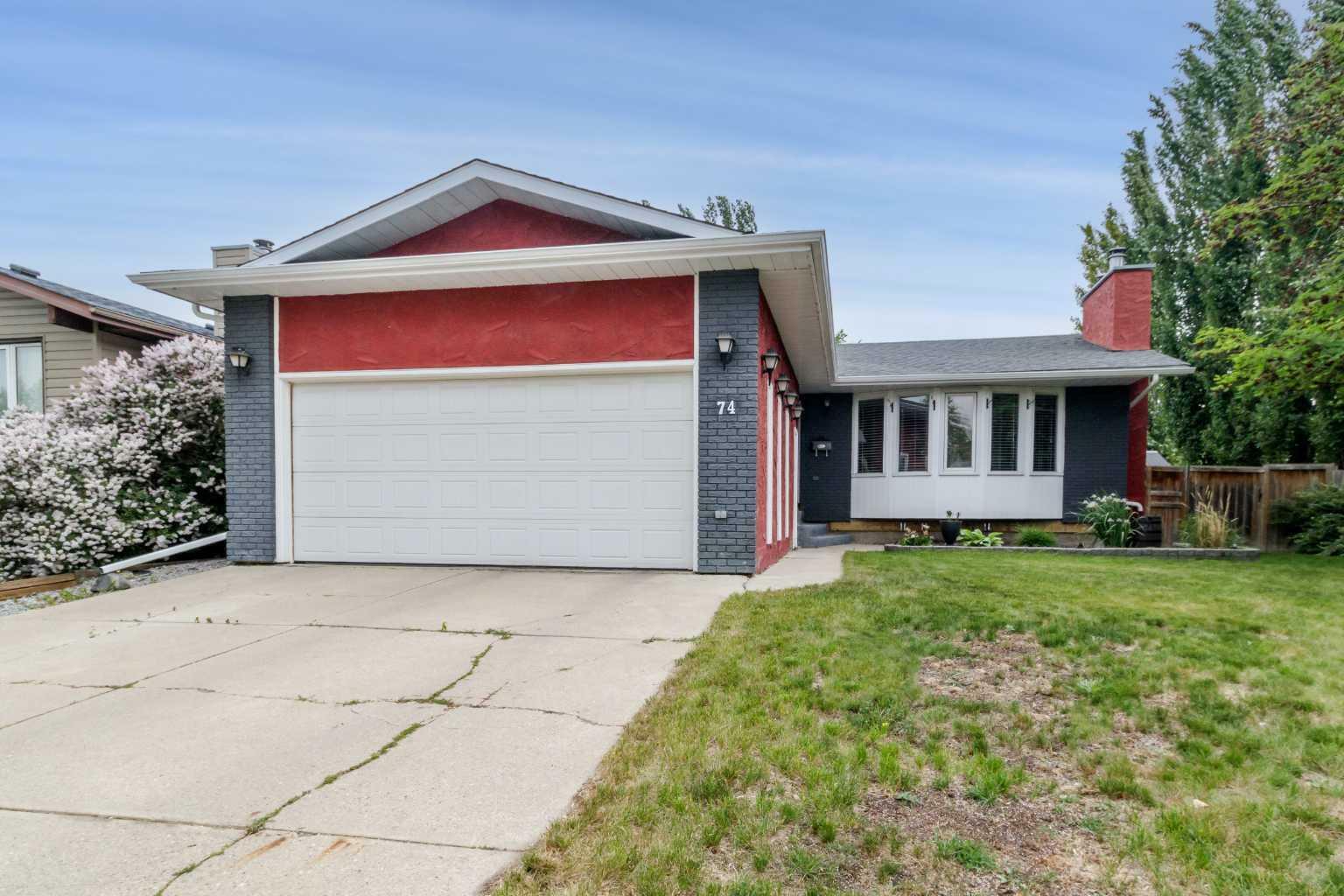 74 Mackenzie Crescent  Red Deer AB T4R 1N7 photo