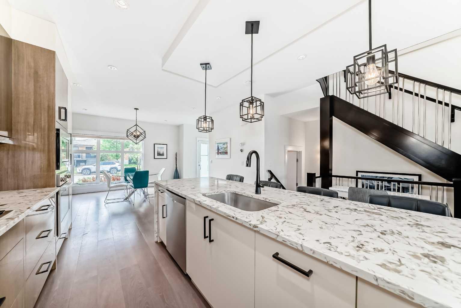 Property Photo: 140 27 Avenue NE AB T2E 1Z7
