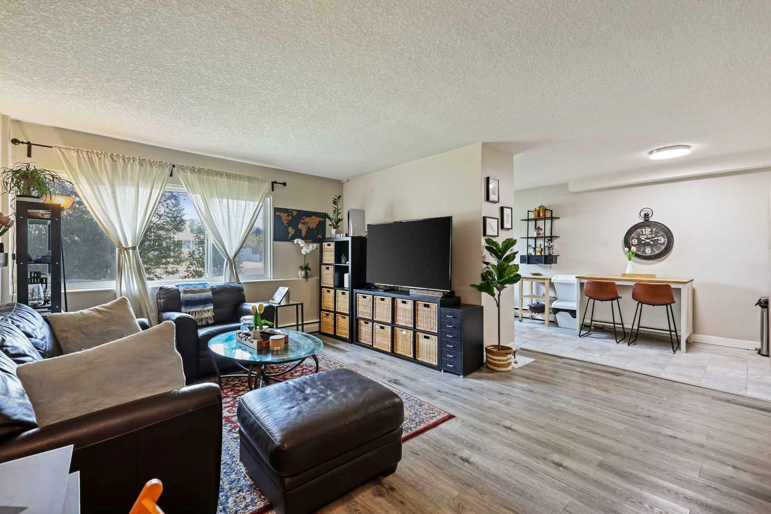 Property Photo: 8239 Elbow Drive SW 226 AB T2K 1K6