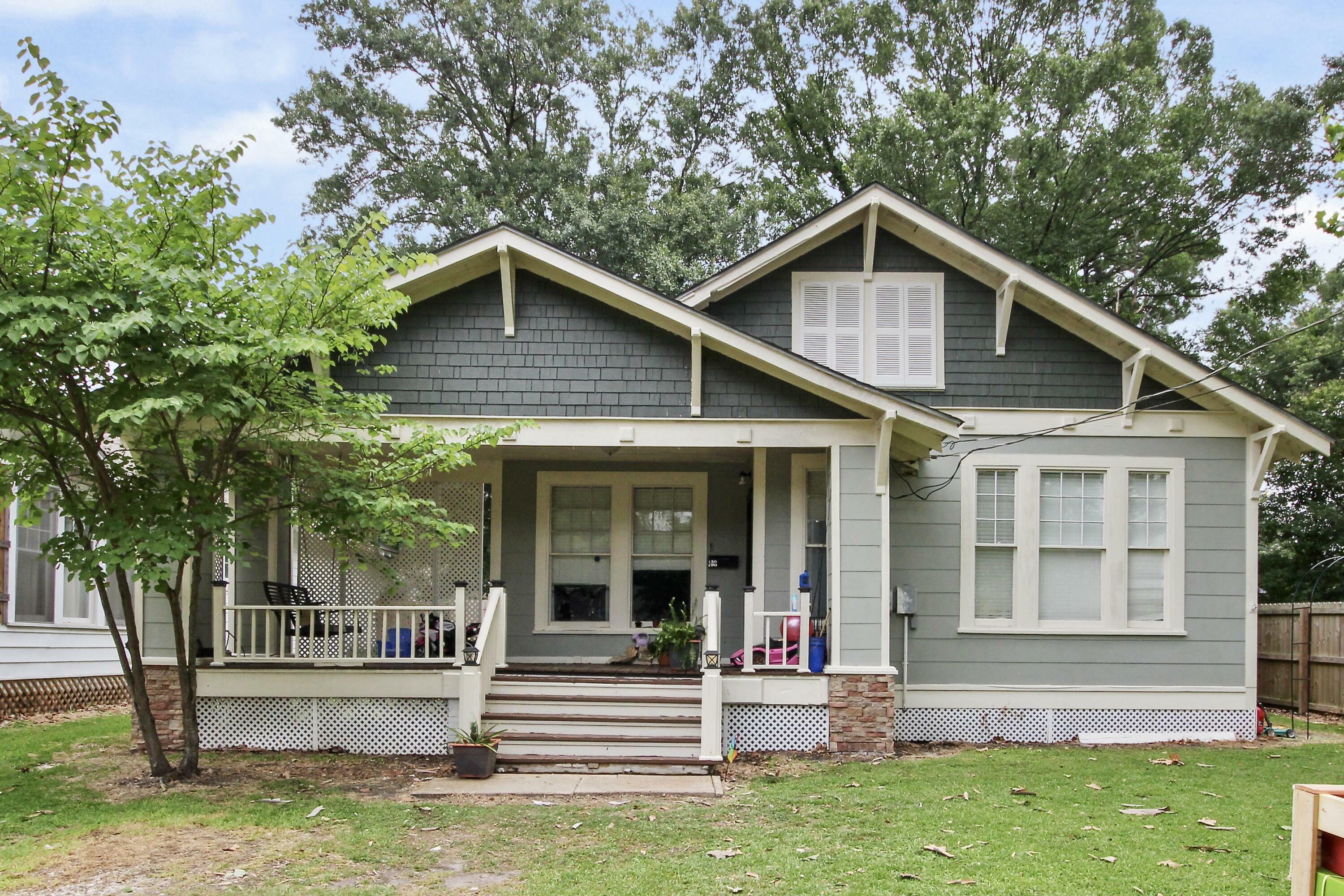 Property Photo: 108 N Division St LA 70634