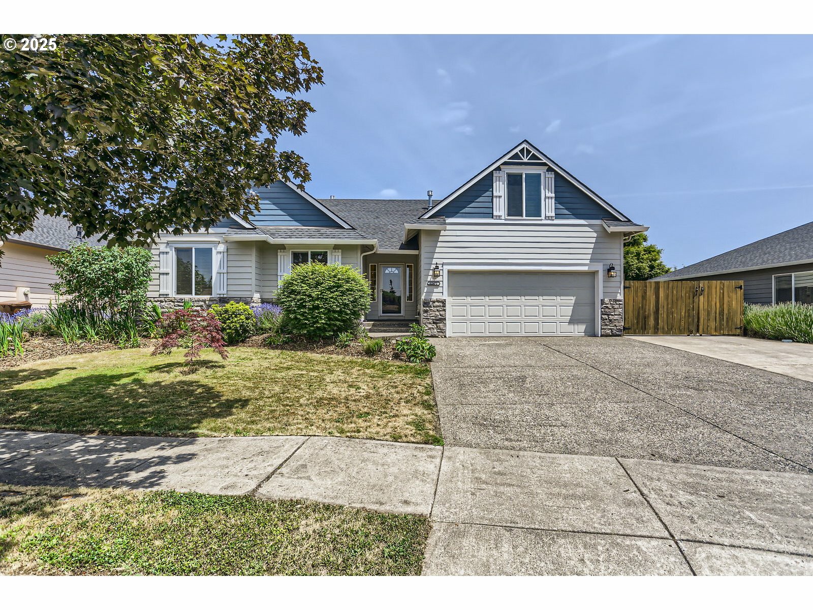Property Photo: 12472 Crisp Dr OR 97045