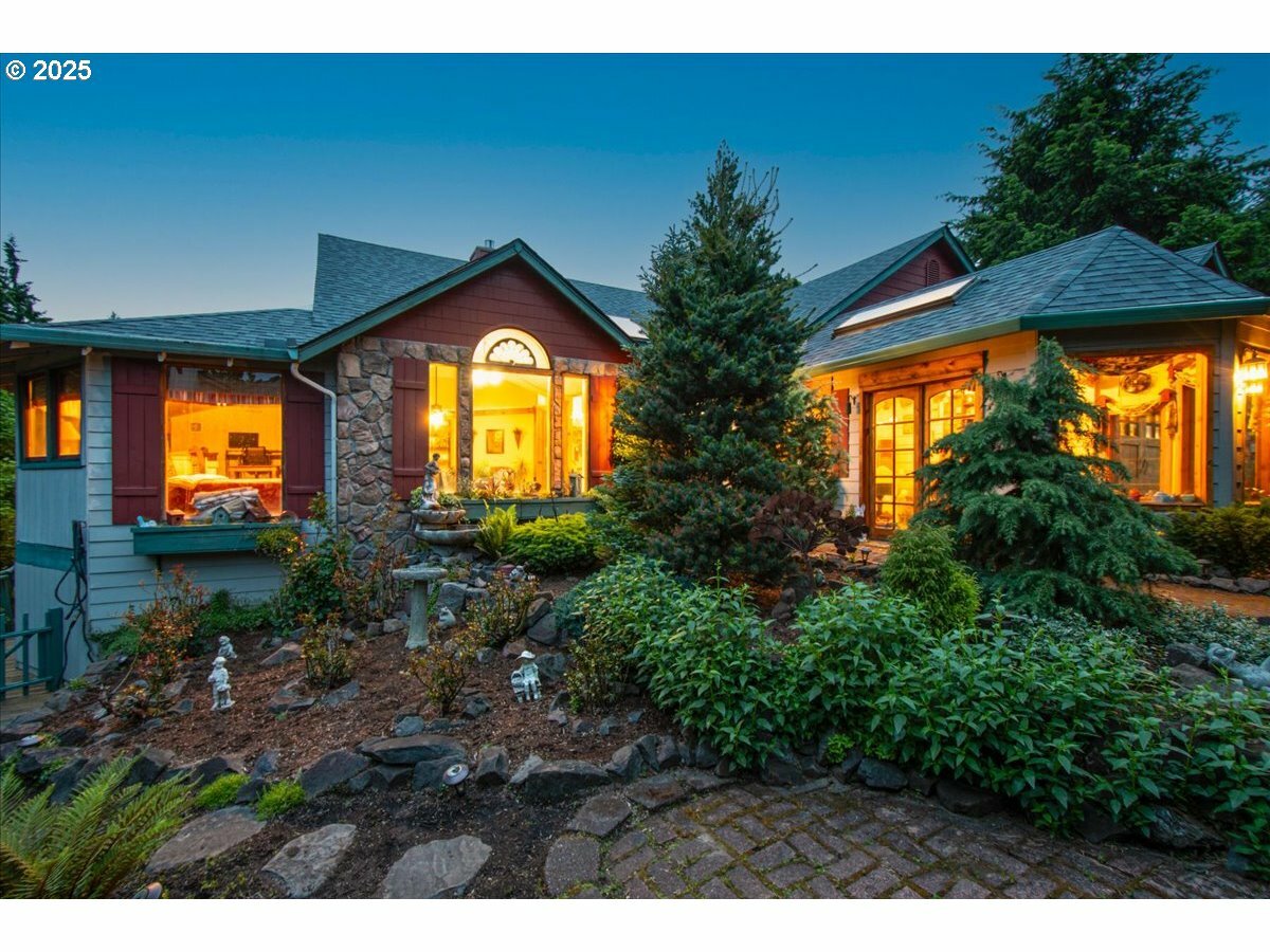 Property Photo:  920 NW 115th Cir  WA 98685 