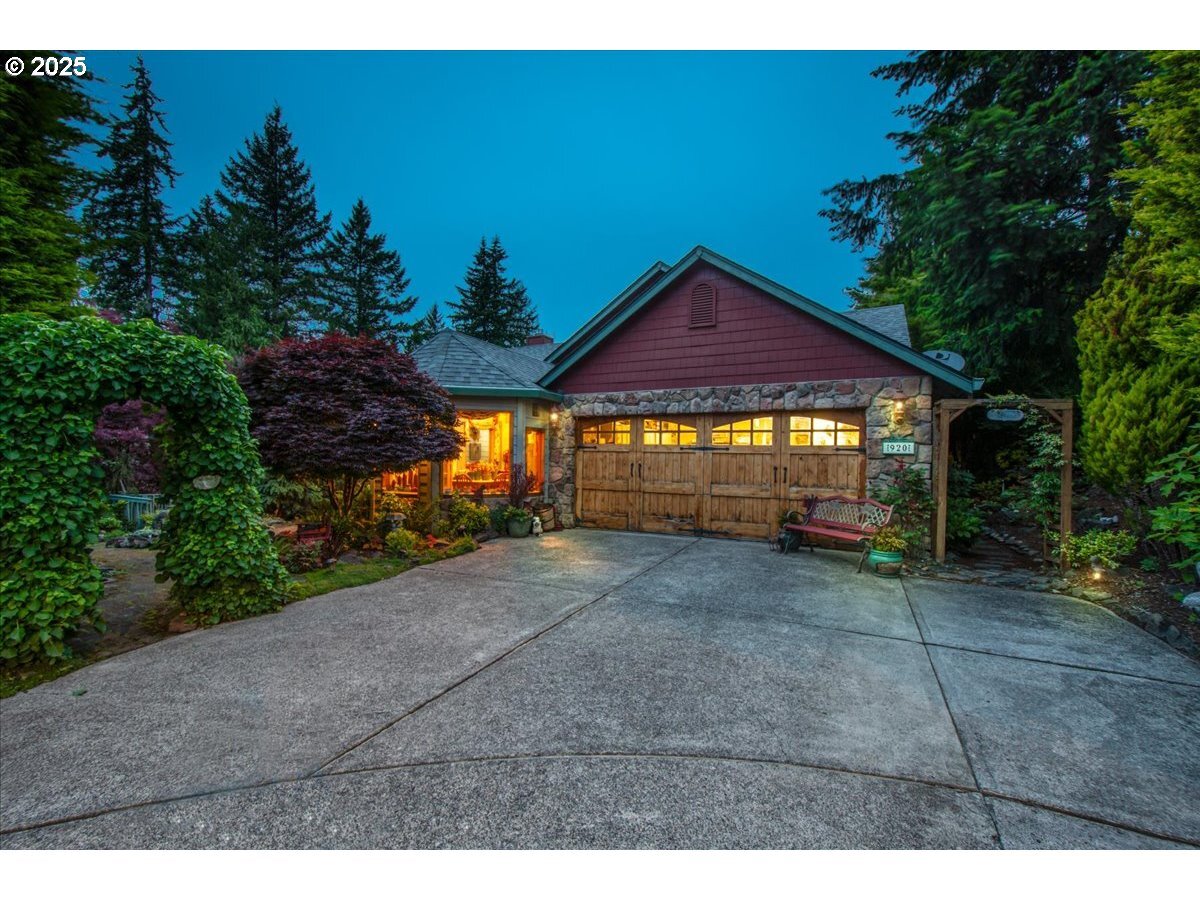 Property Photo: 920 NW 115th Cir WA 98685