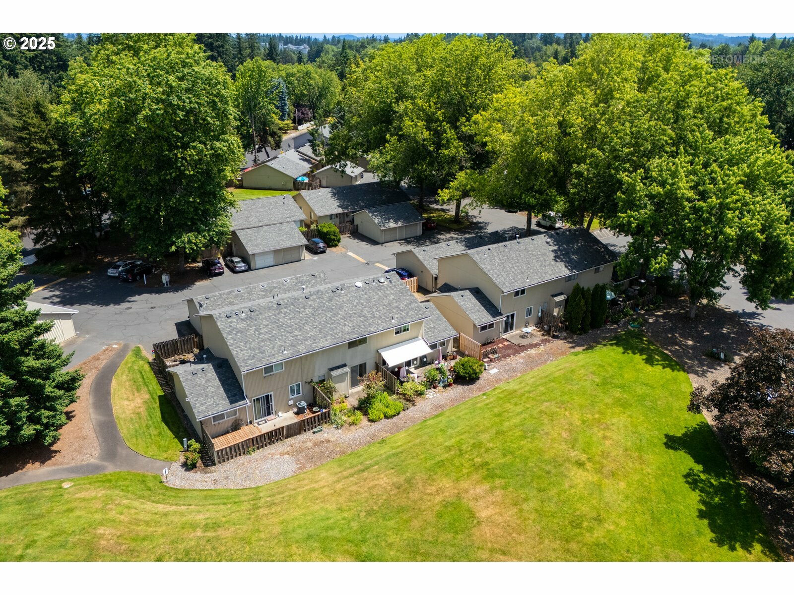 Property Photo: 2335 SE Dove St OR 97123