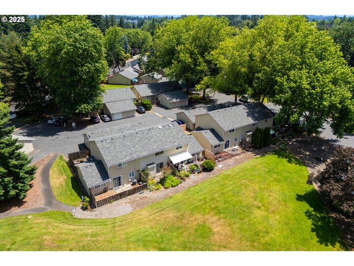 2335 SE Dove St  Hillsboro OR 97123 photo