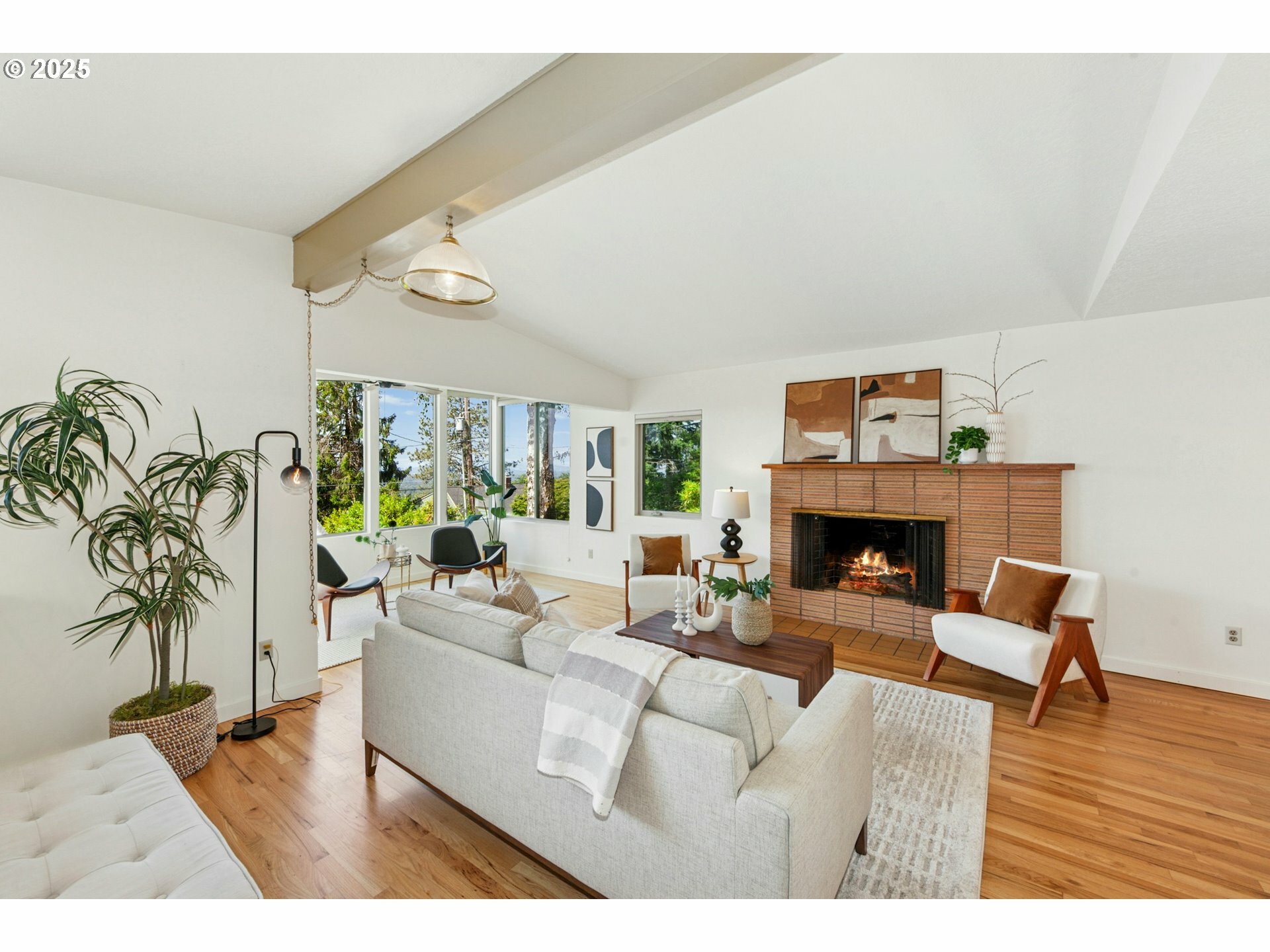 Property Photo: 4344 SW Chesapeak Ave OR 97239