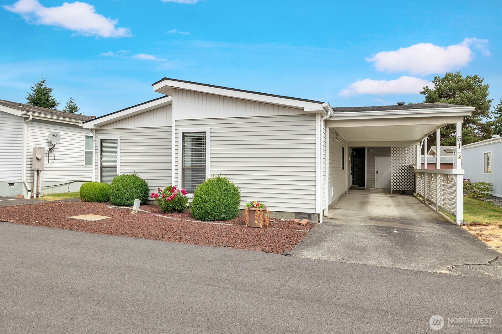 Property Photo: 2611 S 288th Street 61 WA 98003