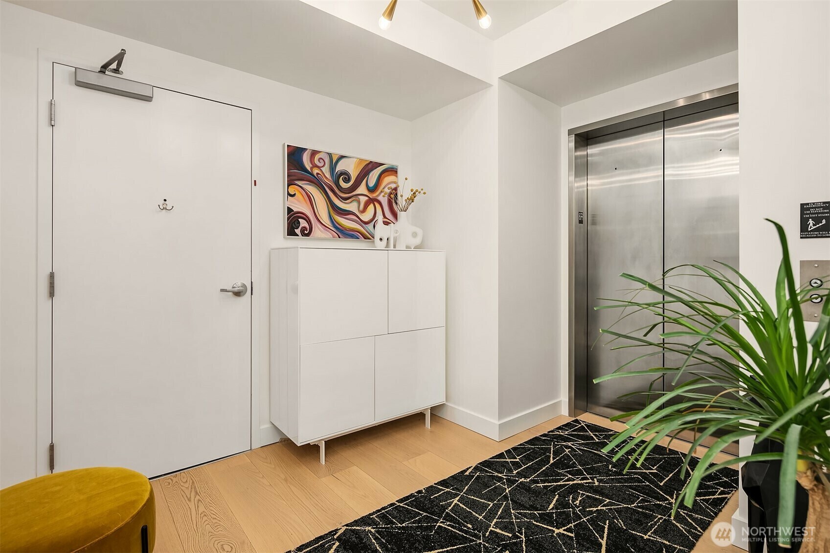 Property Photo: 1920 4th Avenue 604 WA 98101