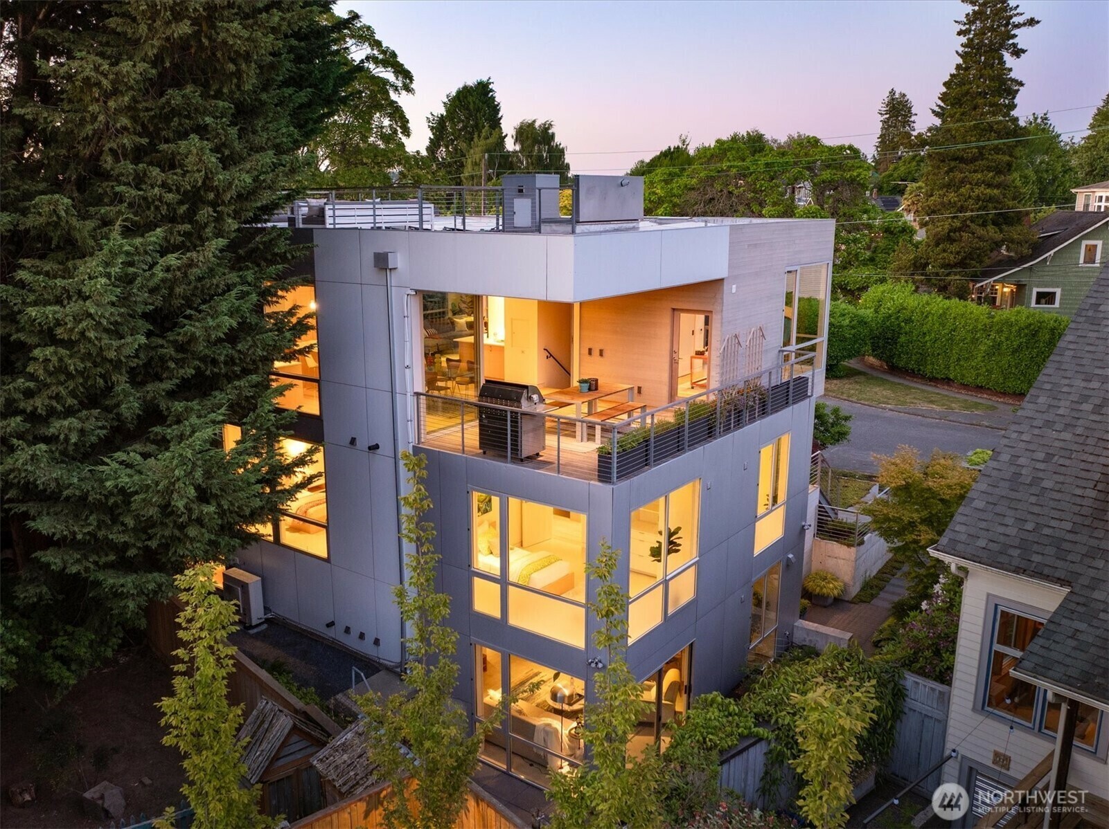 5567  Wallingford Avenue N  Seattle WA 98103 photo