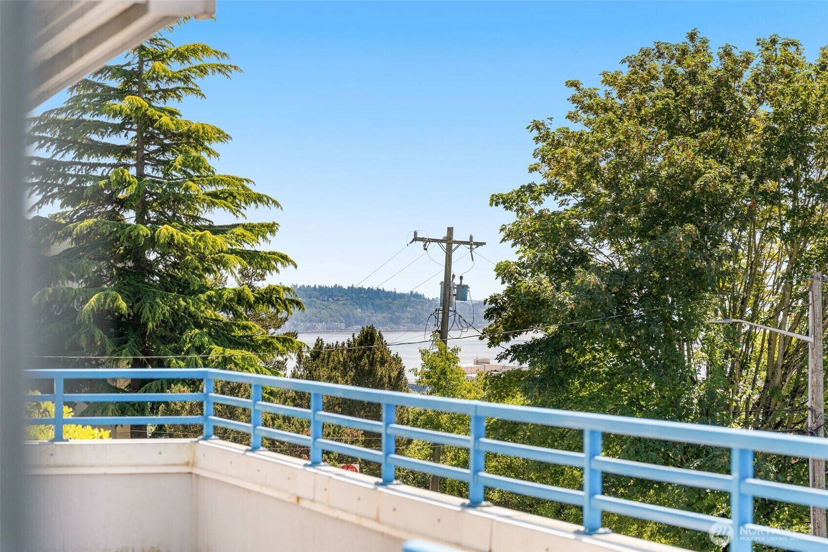 Property Photo: 2244 13th Avenue W 106 WA 98119