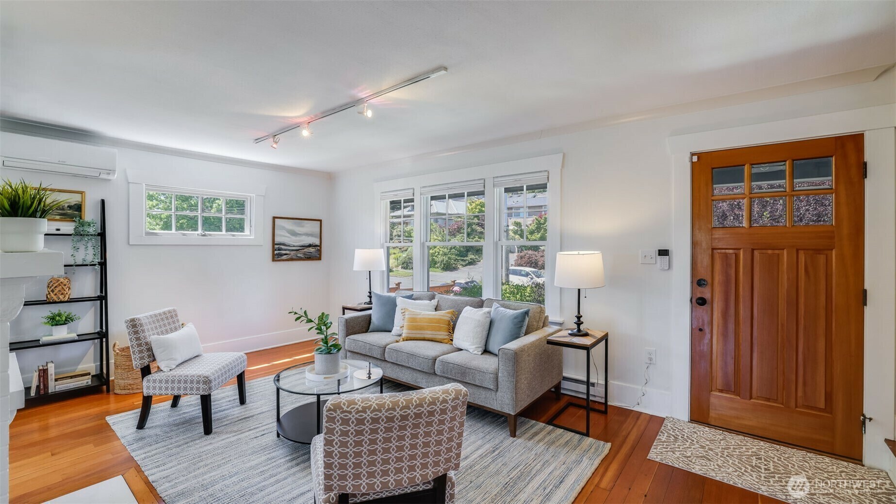 Property Photo:  1514  25th Avenue  WA 98122 