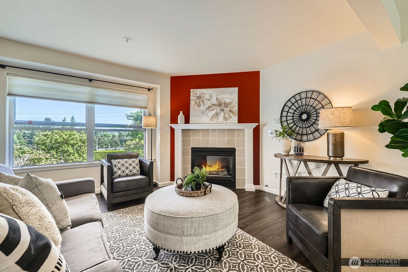 Property Photo: 17201 127th Place NE 101 WA 98072