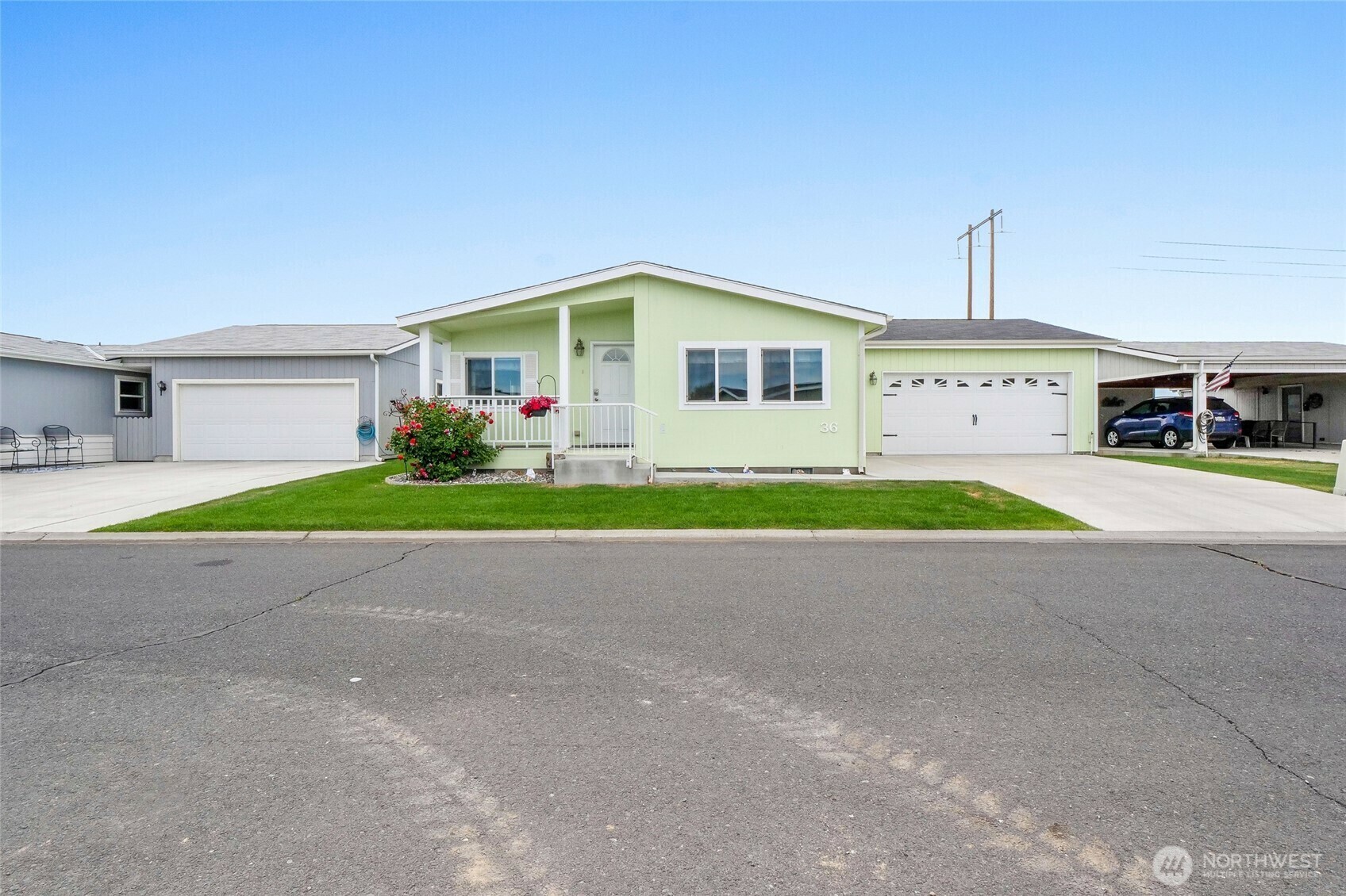 Property Photo: 1701 E Burr Avenue 36 WA 98837