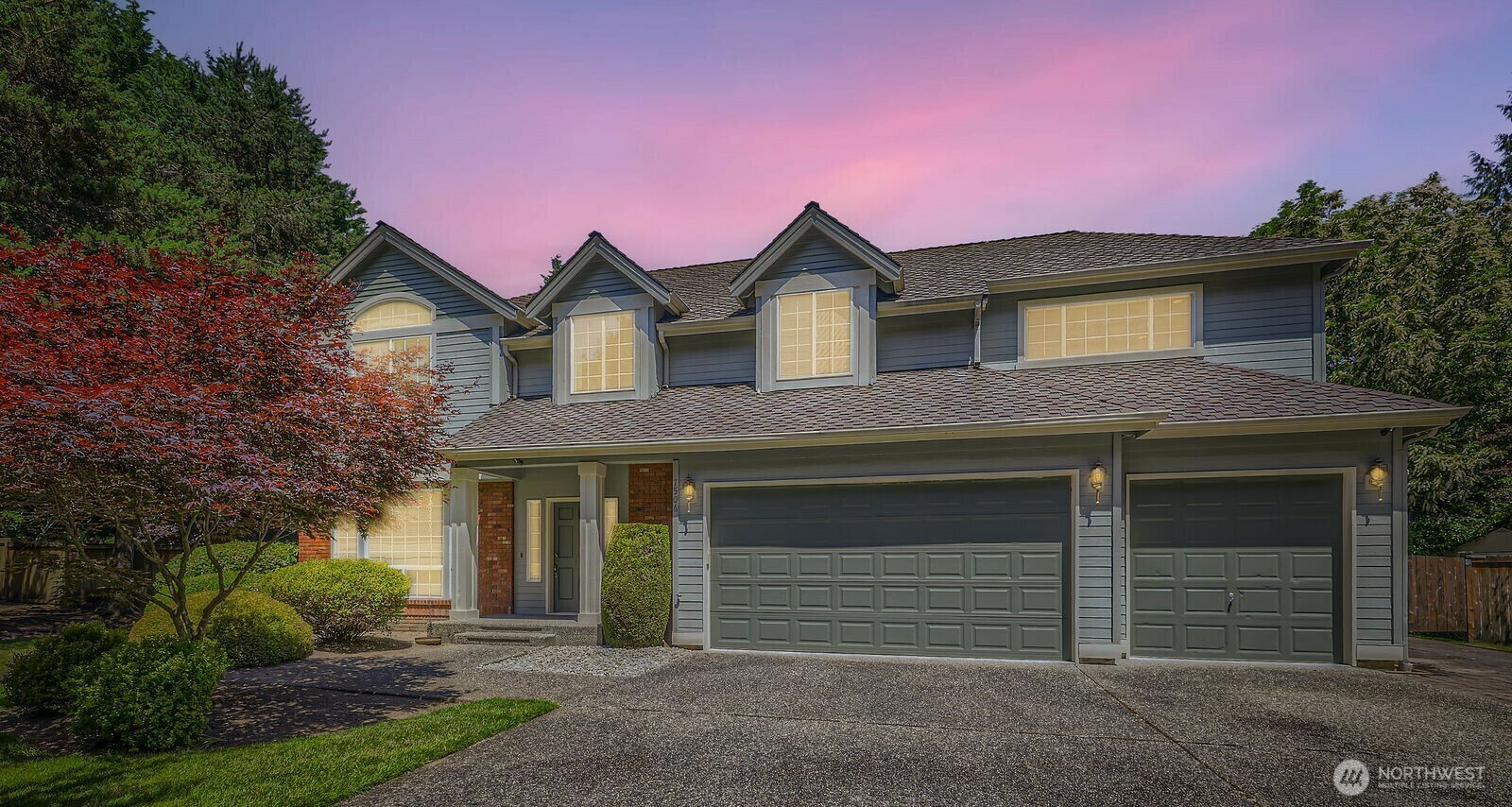 Property Photo: 7506 245th Way NE WA 98053