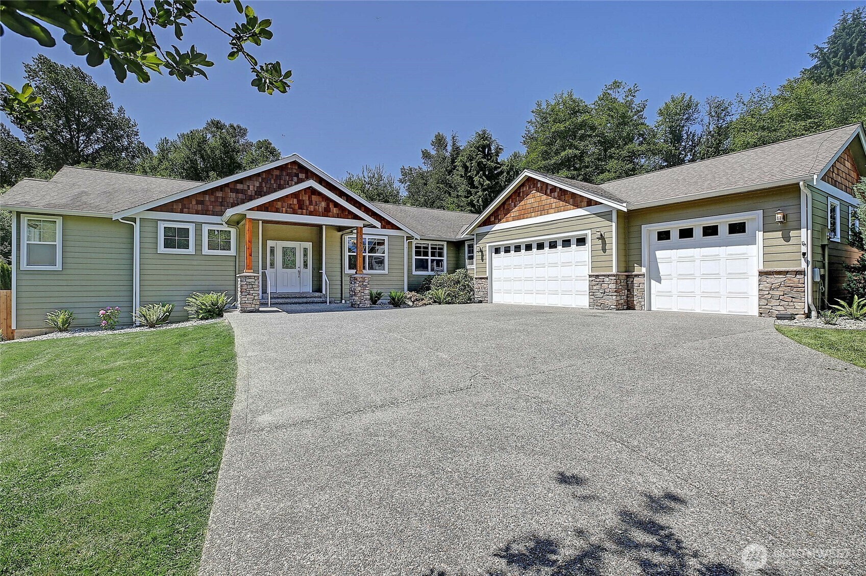 Property Photo: 26306 2nd Avenue NE WA 98223