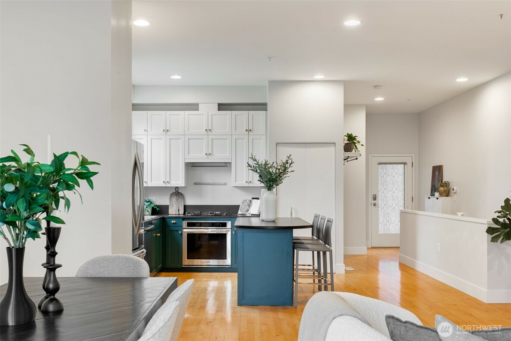 Property Photo: 615 E Pike Street 306 WA 98122