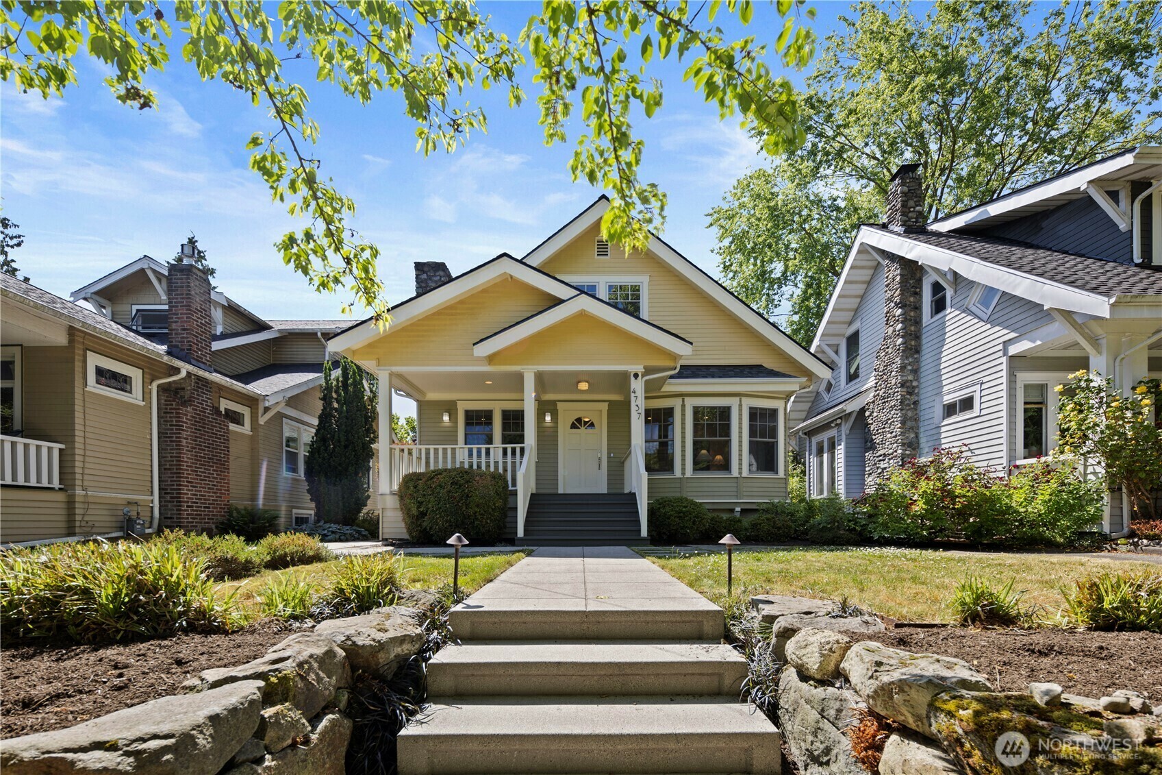 4737  2nd Avenue NE  Seattle WA 98105 photo