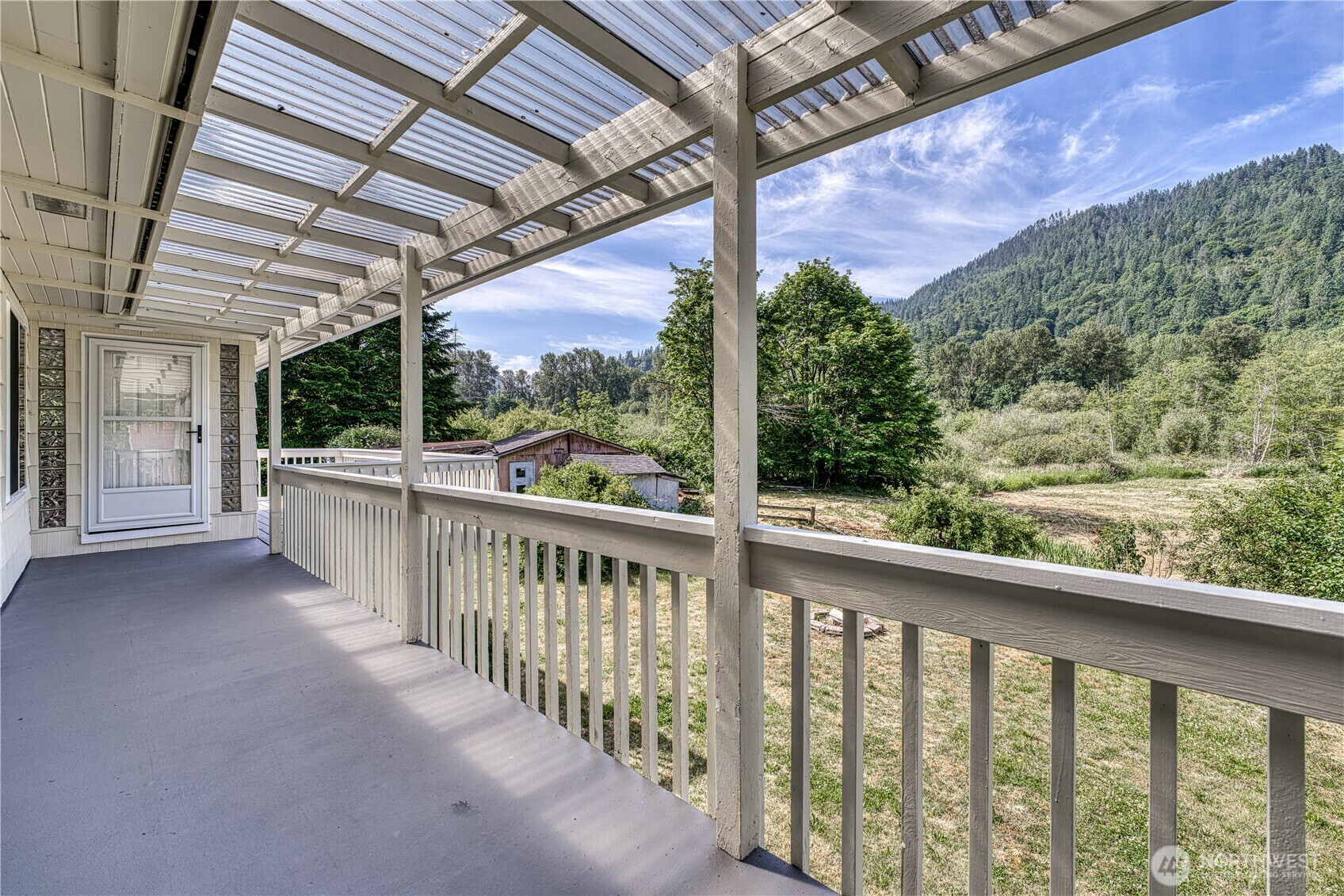 Property Photo:  925  Front Street S  WA 98027 