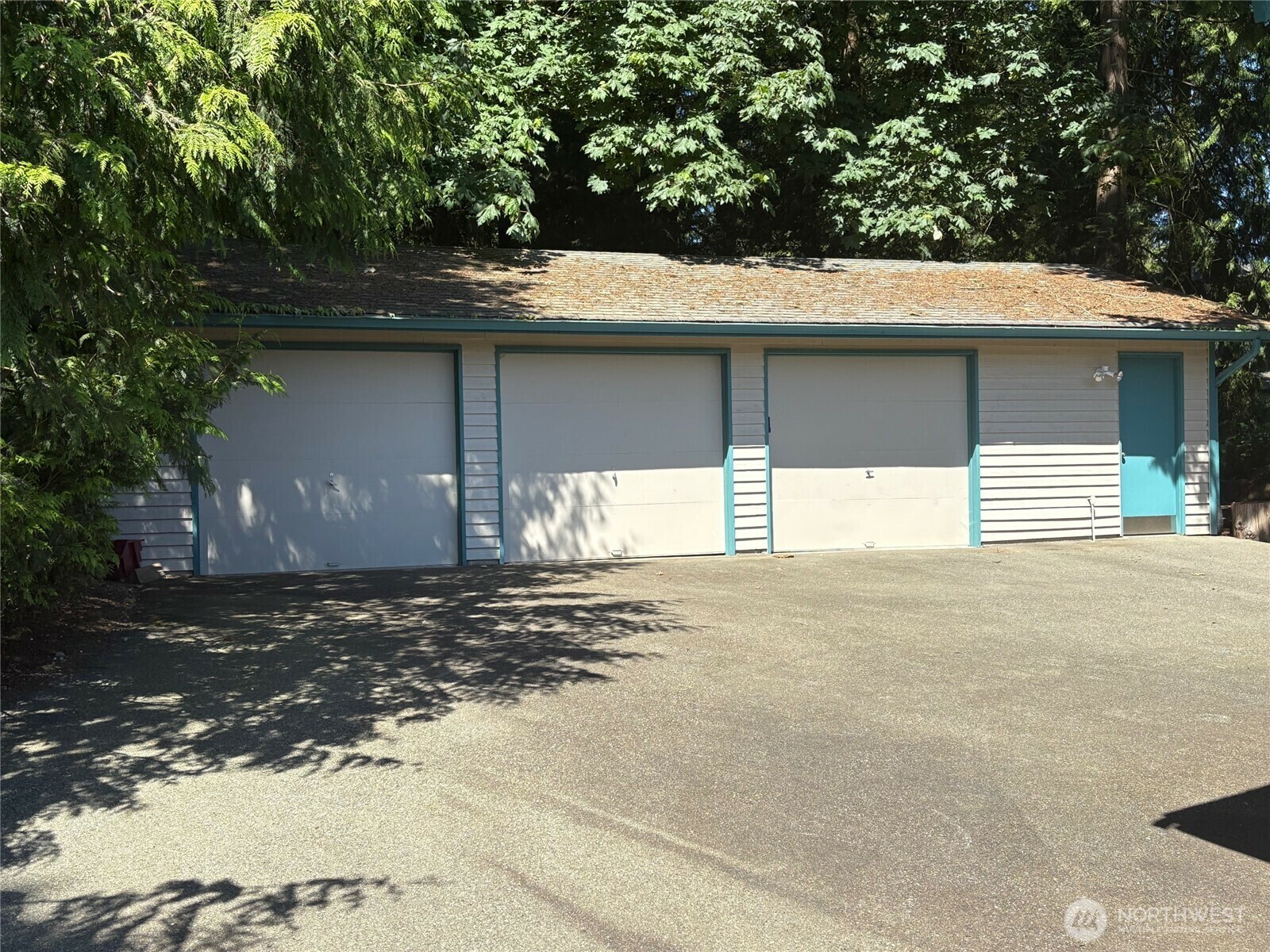 Property Photo: 7503 152nd Avenue NE WA 98052