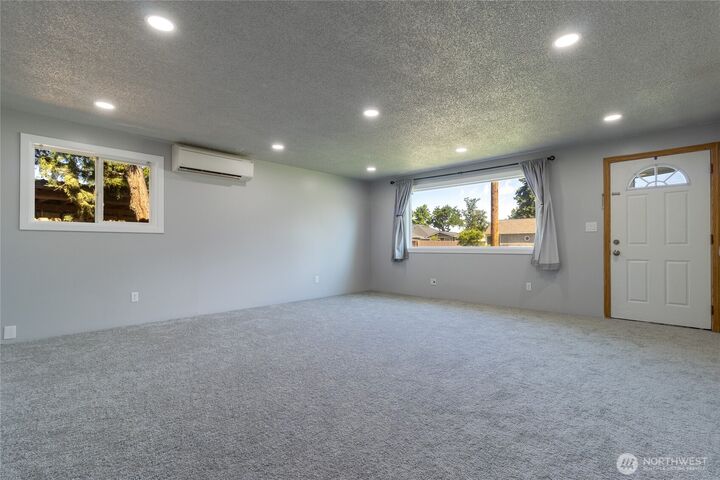 Property Photo:  1918 E Alder Street  WA 99362 