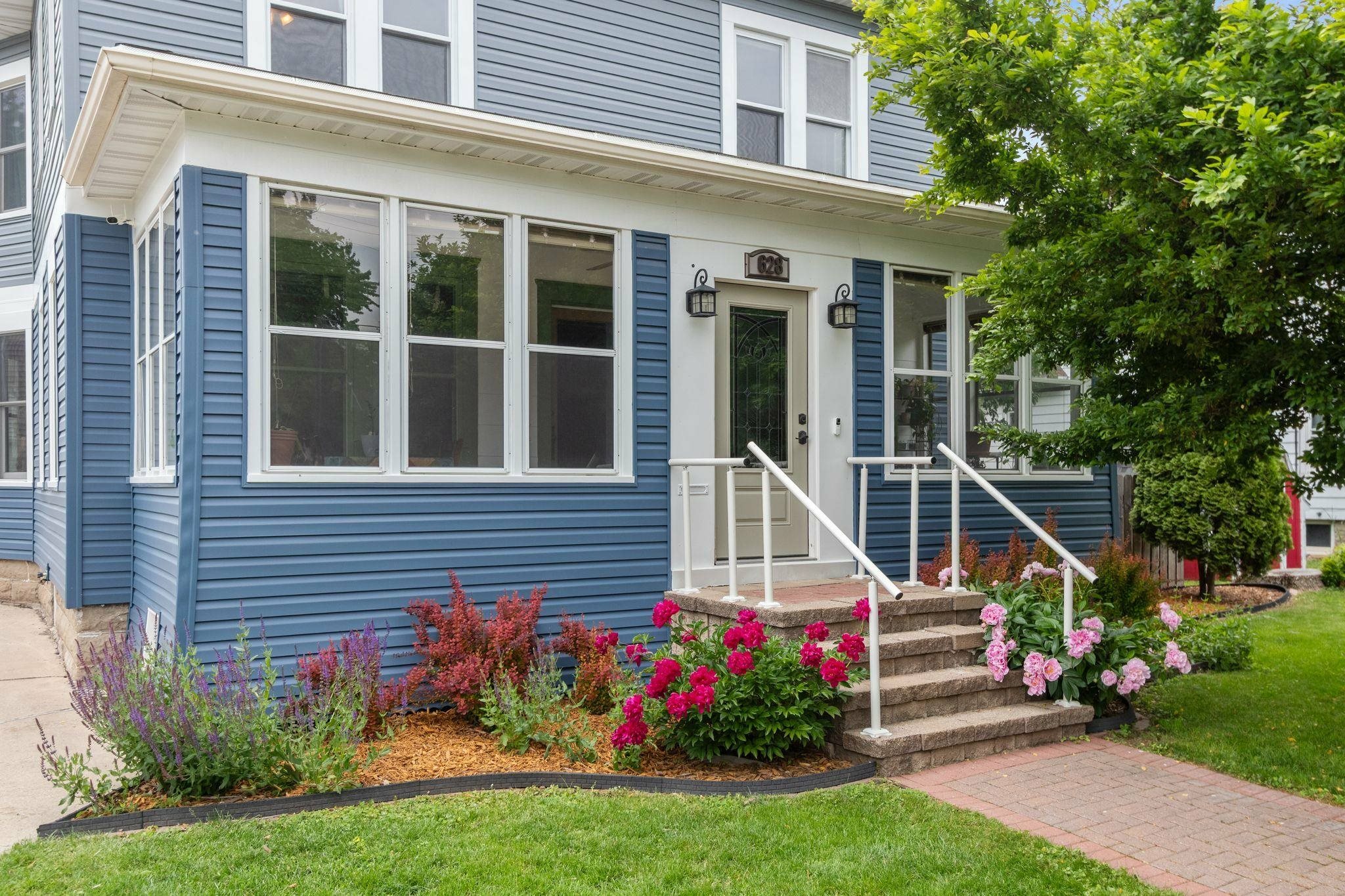 Property Photo:  628 Broad Street  WI 54952-3406 