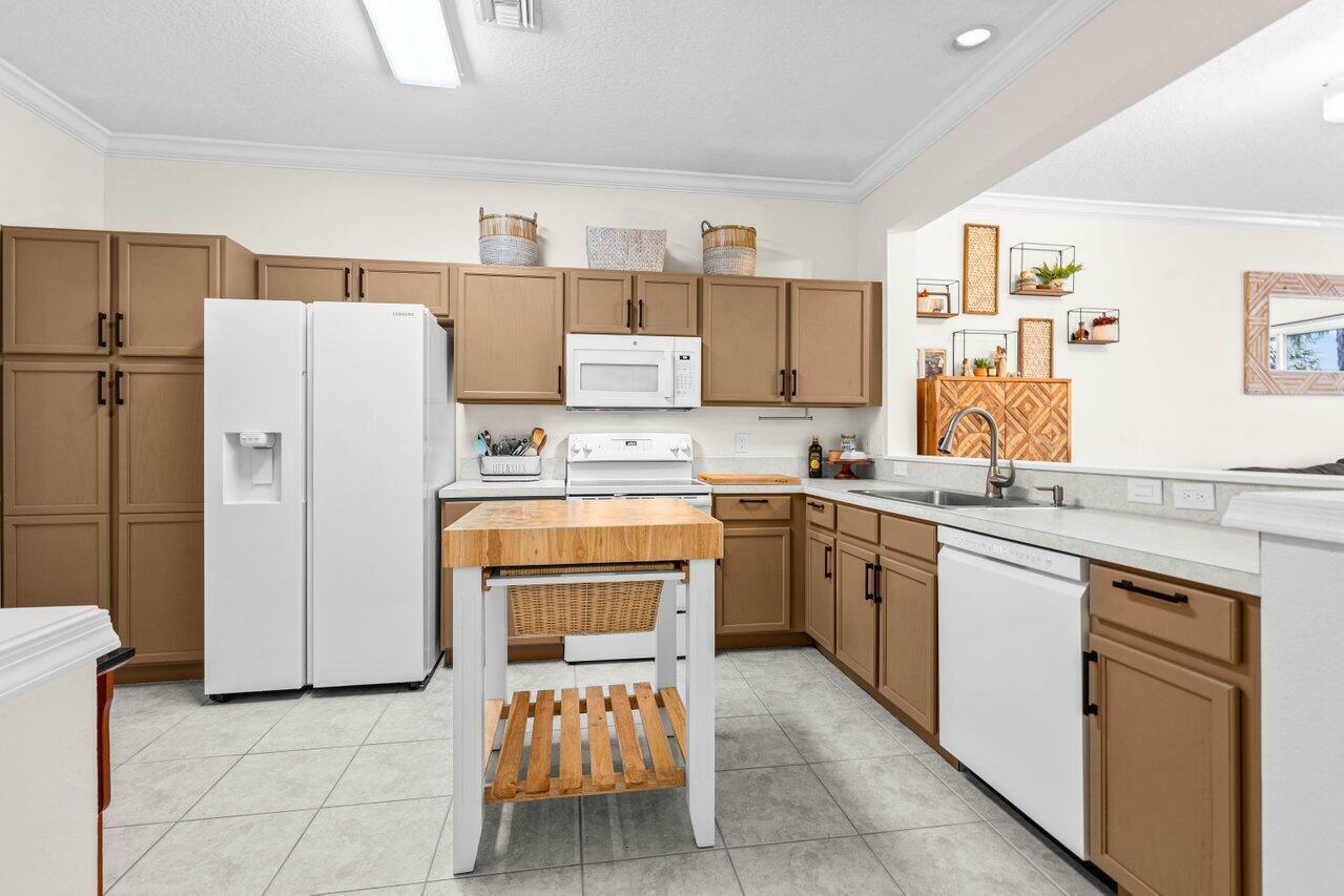 Property Photo: 1063 Woodfield Road FL 33415