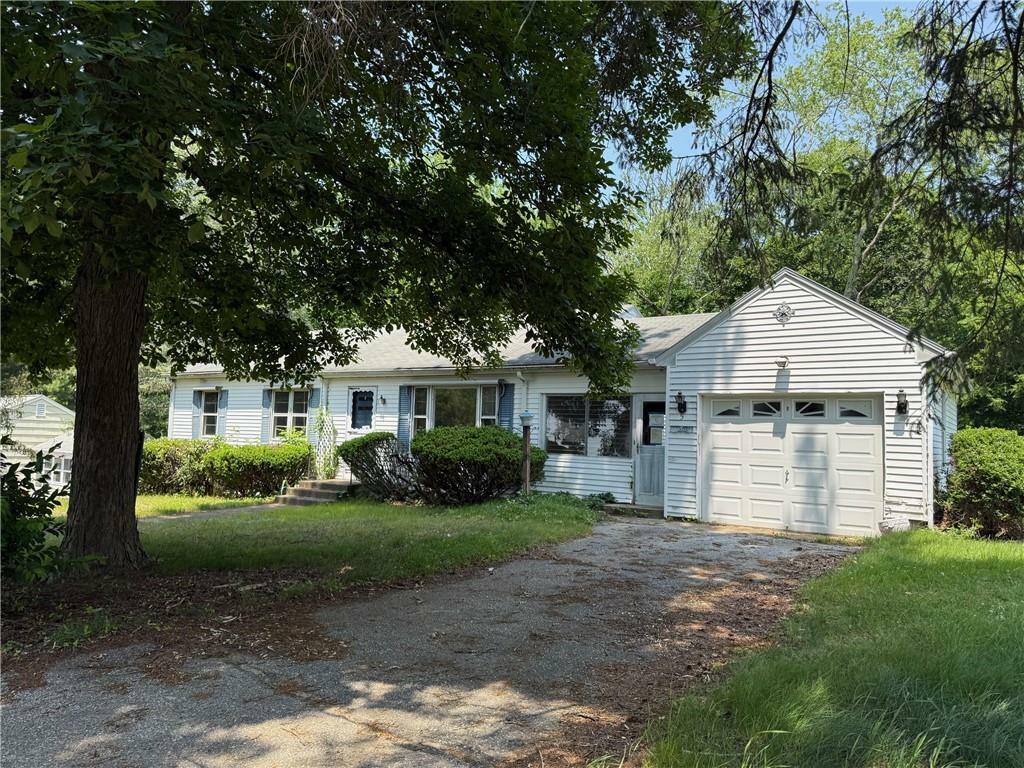 Property Photo: 5 Pleasant View Circle RI 02828