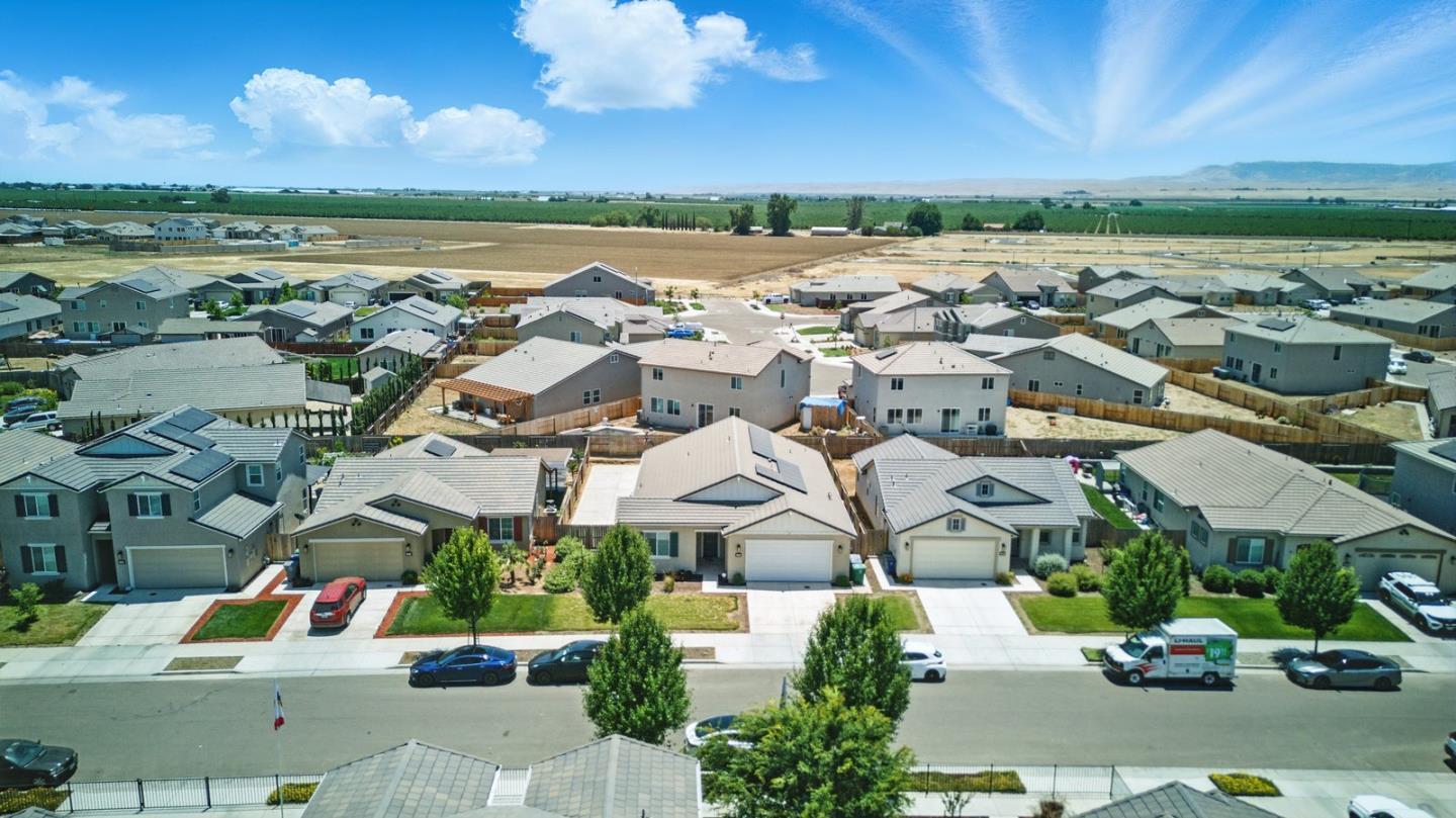 Property Photo: 1659 Dolomite Drive CA 93635