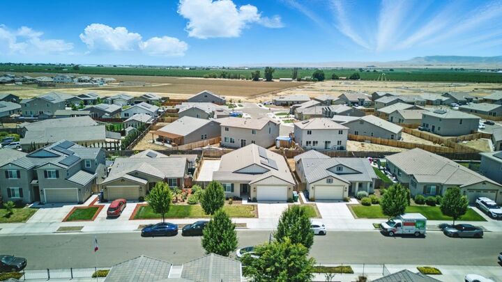 Property Photo: 1659 Dolomite Drive CA 93635