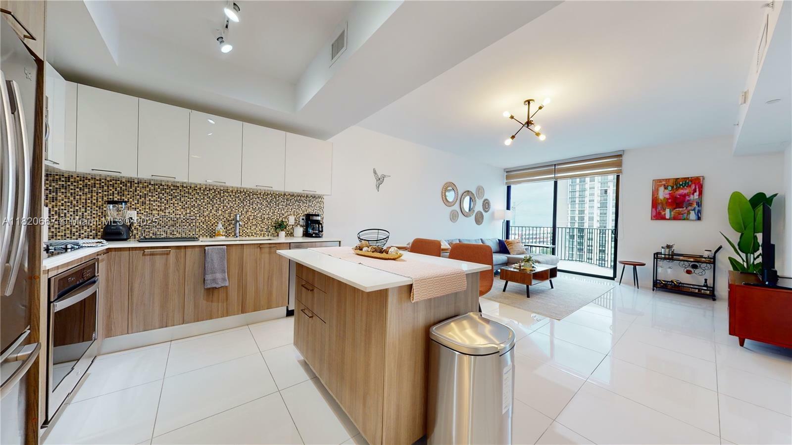Property Photo: 5300 Paseo Blvd 1005 FL 33166